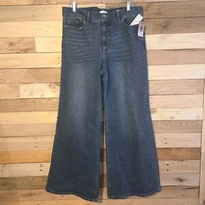 NWT Sofia Vergara Jeans Women’s Wild Flared Legs High Rise  Size 14